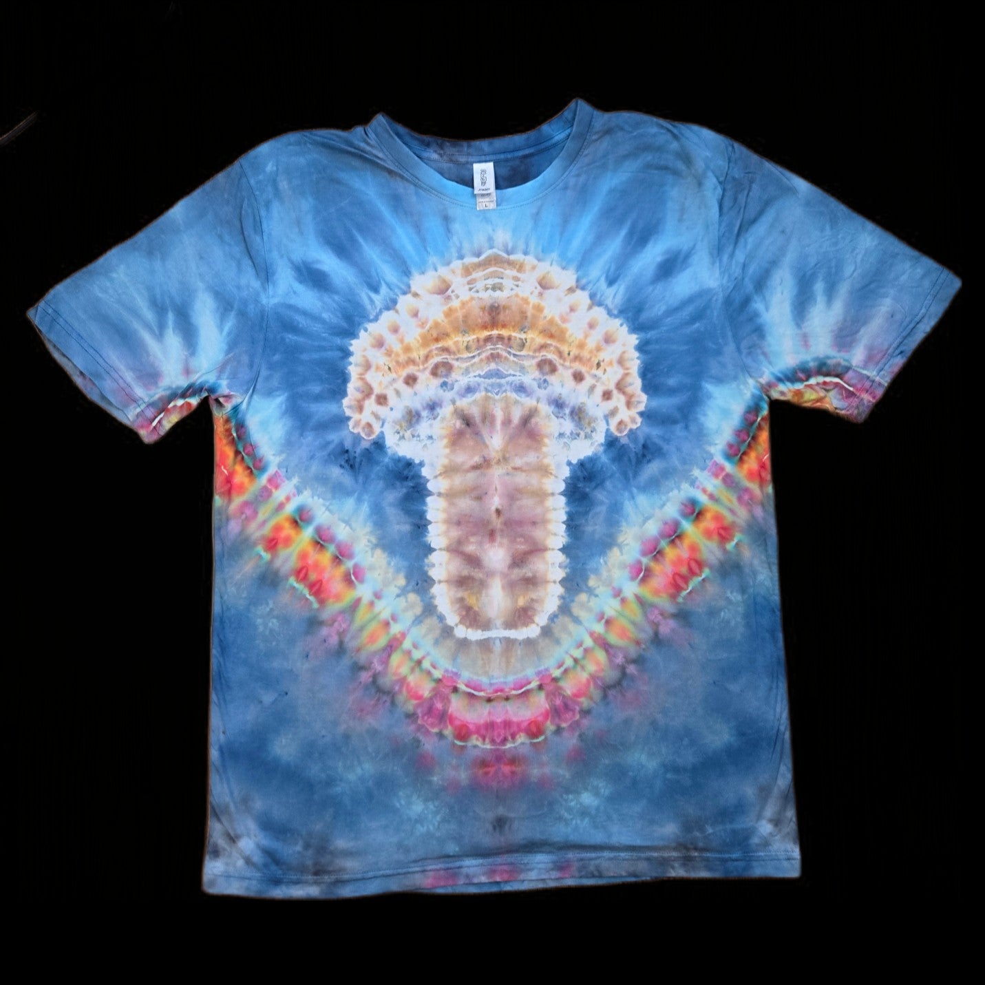Large mushroom and rainbow tie dye t-shirt, unisex L image 0