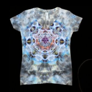 L women's v-neck mandala